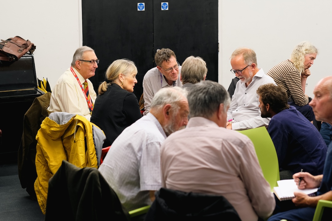 Communications, fundraising and project support<br />
